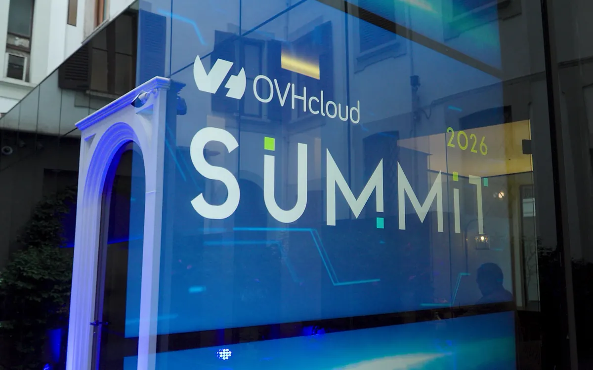 L'insegna dell'OVHcloud Summit 2026 all'ingresso