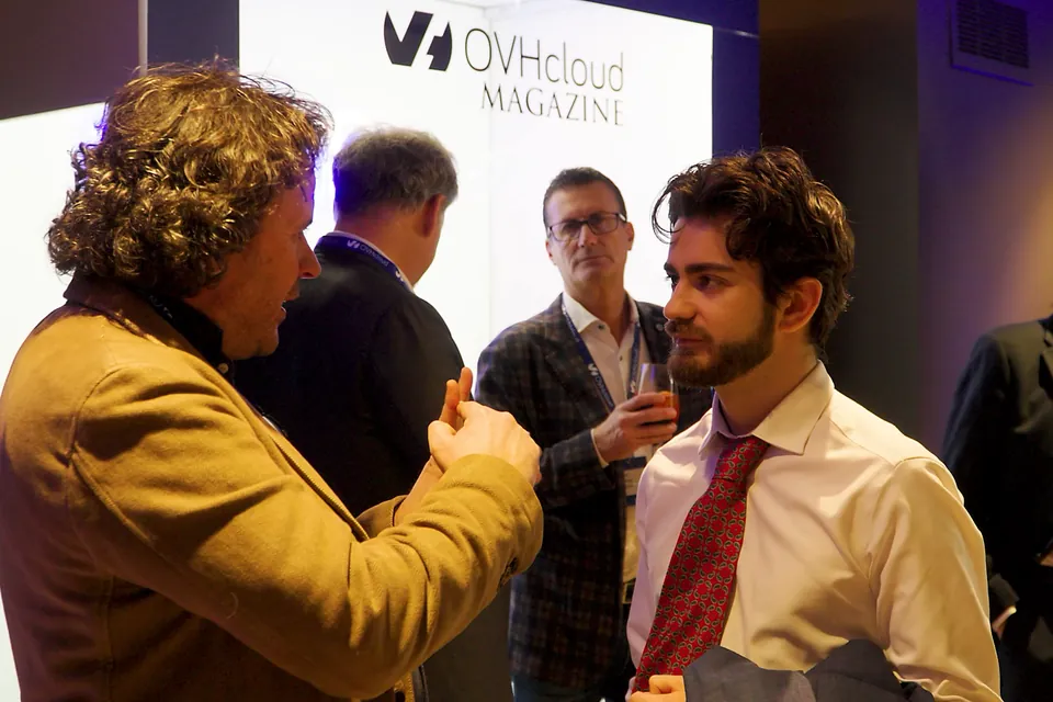 Ospiti a confronto durante il networking